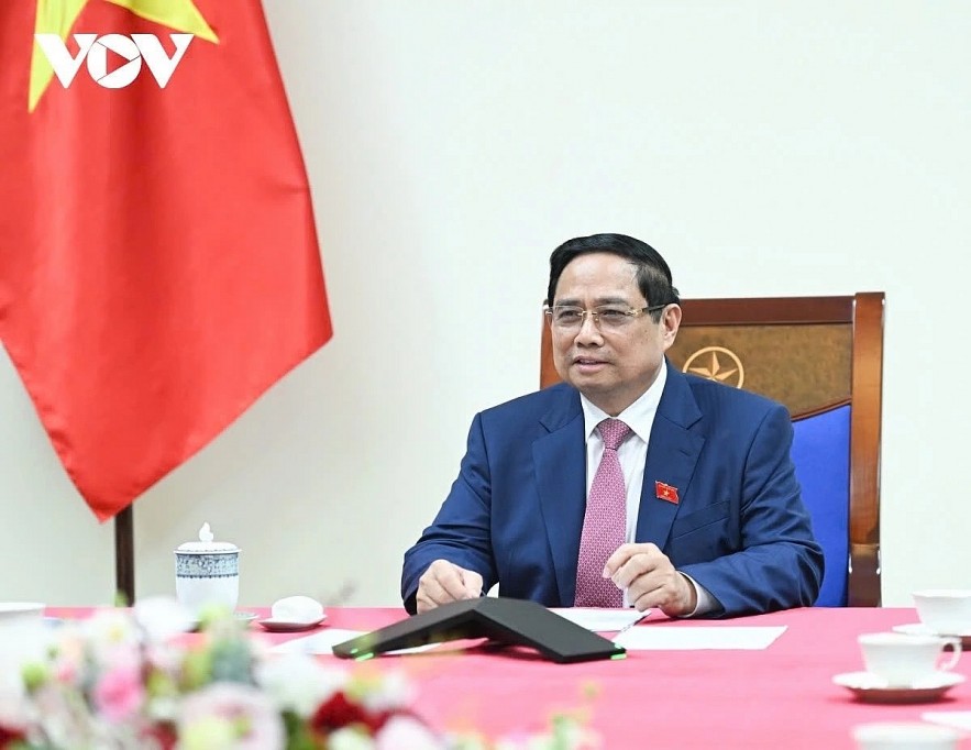 Vietnamese Prime Minister Pham Minh Chinh makes a phone call to Rosatom General Director Alexey Likhachev on December 11. Vietnamese Prime Minister Pham Minh Chinh makes a phone call to Rosatom General Director Alexey Likhachev on December 11.