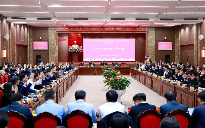 Việc thông qua 2 dự án lớn bước đột phá quan trọng trong tổ chức không gian phát triển, hoàn thiện hạ tầng và tạo diện mạo mới cho Thủ đô trong giai đoạn tới. (Ảnh: T.L) Việc thông qua 2 dự án lớn bước đột phá quan trọng trong tổ chức không gian phát triển, hoàn thiện hạ tầng và tạo diện mạo mới cho Thủ đô trong giai đoạn tới. (Ảnh: T.L)
