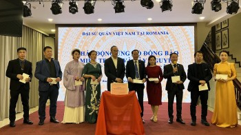 Ra mắt Câu lạc bộ Di sản Áo dài Việt Nam tại Rumani