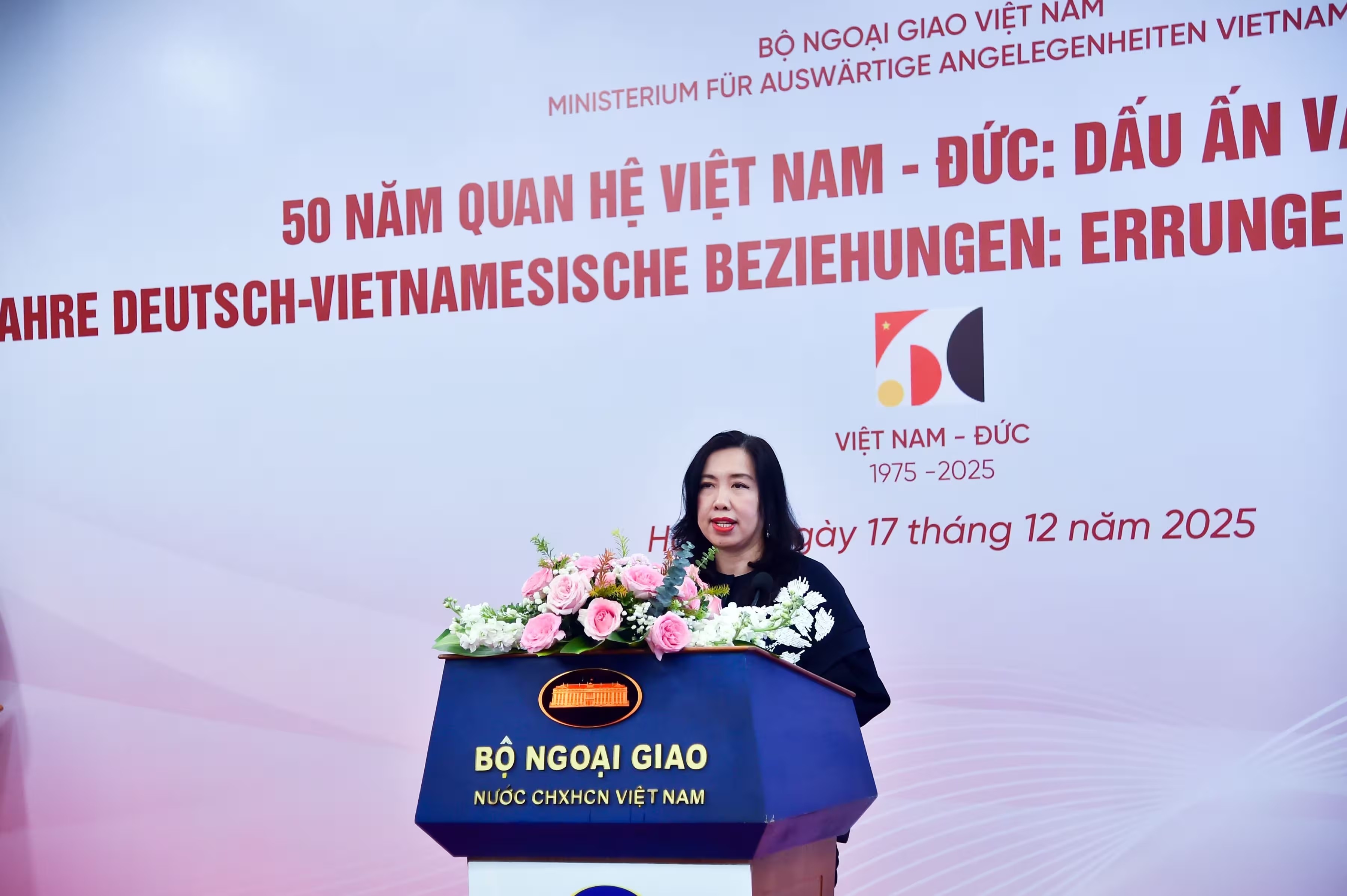 Thứ trưởng Bộ Ngoại giao Lê Thị Thu Hằng phát biểu tại tọa đàm. (Ảnh: Bộ Ngoại giao)