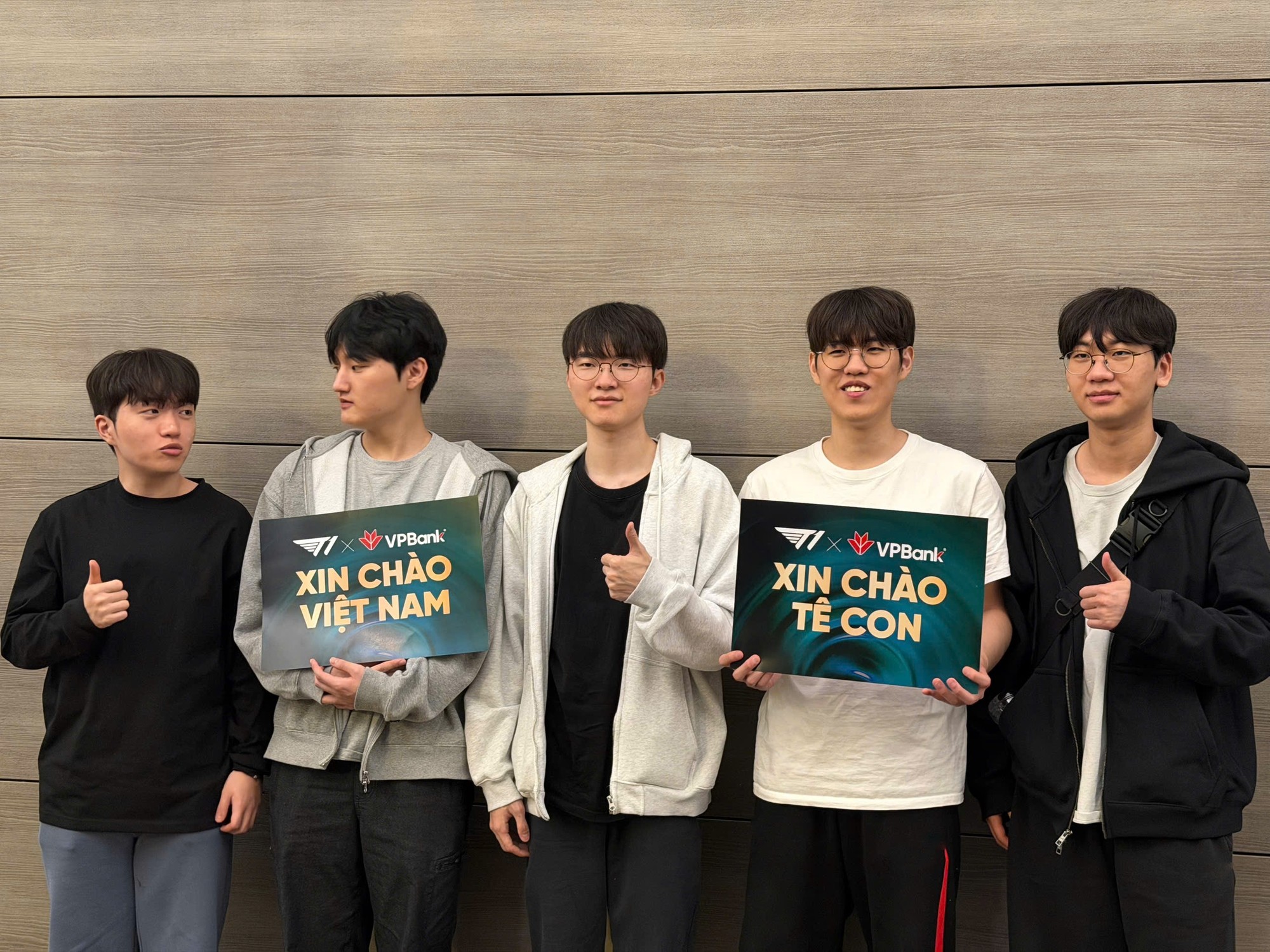 Nhiều đặc quyền chưa từng có cho fan T1 và Faker tại Việt Nam Nhiều đặc quyền chưa từng có cho fan T1 và Faker tại Việt Nam