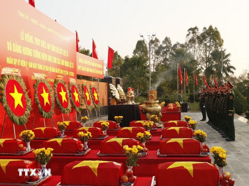 Đồng Nai truy điệu, an táng hài cốt liệt sĩ hy sinh tại Campuchia tại Nghĩa trang Liệt sĩ Bình Phước Đồng Nai truy điệu, an táng hài cốt liệt sĩ hy sinh tại Campuchia tại Nghĩa trang Liệt sĩ Bình Phước