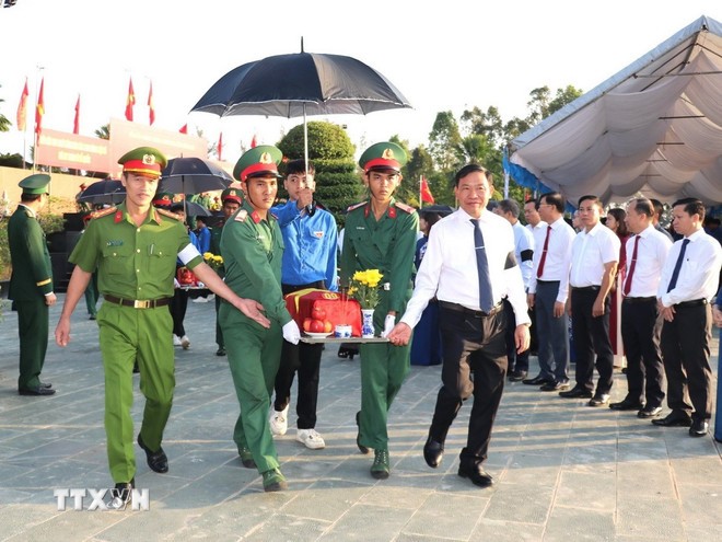 Đồng Nai truy điệu, an táng hài cốt liệt sĩ hy sinh tại Campuchia tại Nghĩa trang Liệt sĩ Bình Phước Đồng Nai truy điệu, an táng hài cốt liệt sĩ hy sinh tại Campuchia tại Nghĩa trang Liệt sĩ Bình Phước
