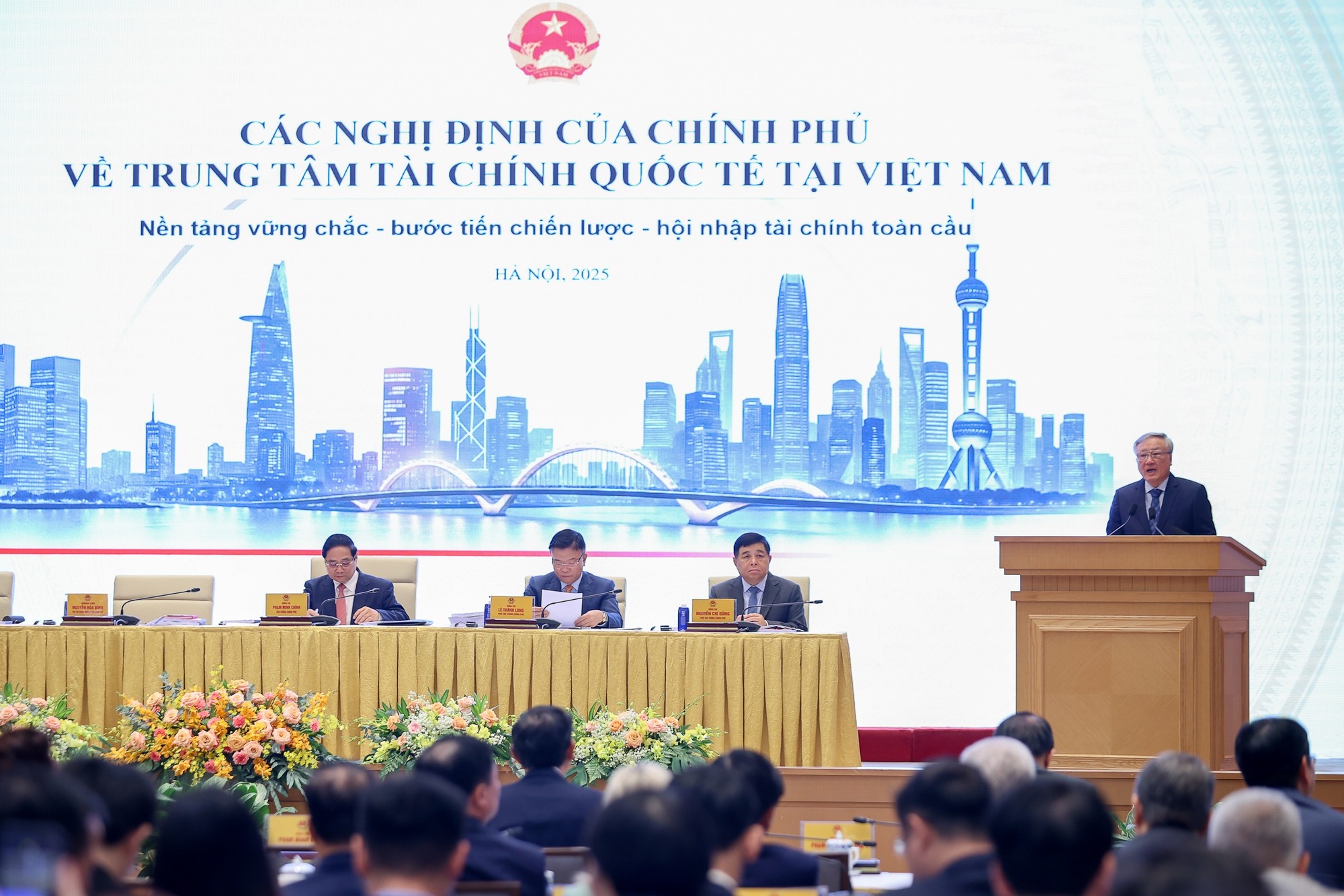 Quyết tâm đưa Trung tâm Tài chính quốc tế Việt Nam phát triển nhanh, bền vững, bắt kịp với các trung tâm tài chính quốc tế toàn cầu Quyết tâm đưa Trung tâm Tài chính quốc tế Việt Nam phát triển nhanh, bền vững, bắt kịp với các trung tâm tài chính quốc tế toàn cầu