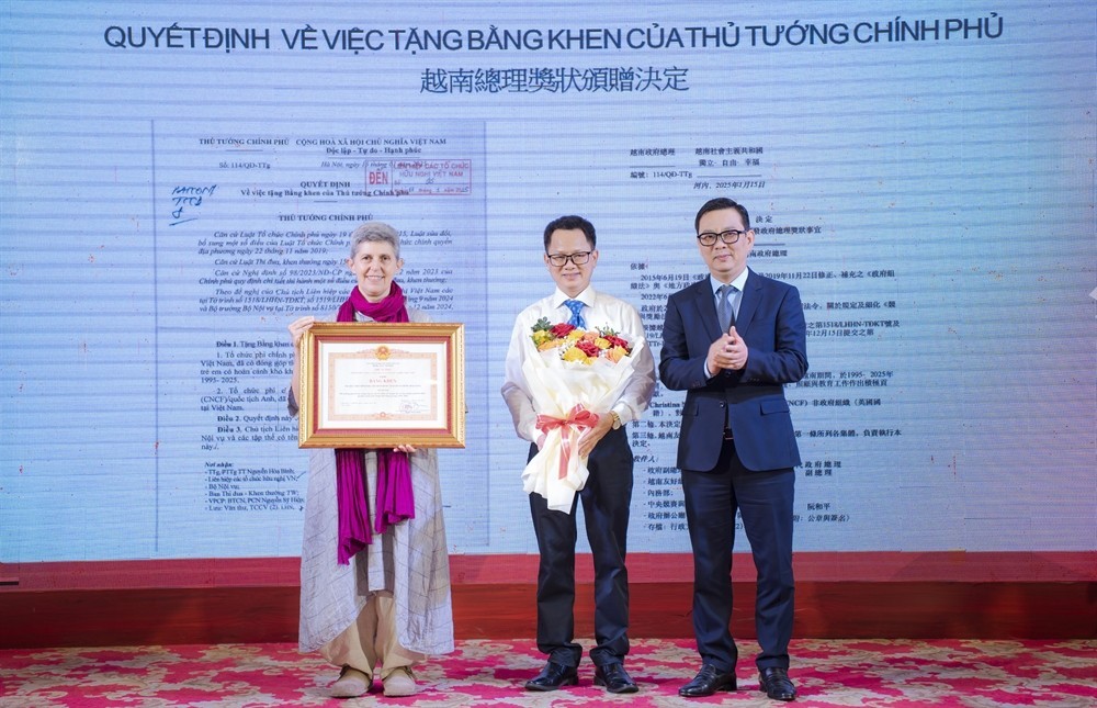 Zhi Shan Foundation Marks 30 Years of Operations in Vietnam, Receives Certificate of Merit from the Prime Minister Zhi Shan Foundation Marks 30 Years of Operations in Vietnam, Receives Certificate of Merit from the Prime Minister