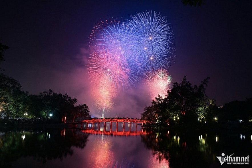 Hanoi will organize fireworks displays at five locations for New Year’s Eve 2026. Photo: The Dai Hanoi will organize fireworks displays at five locations for New Year’s Eve 2026. Photo: The Dai