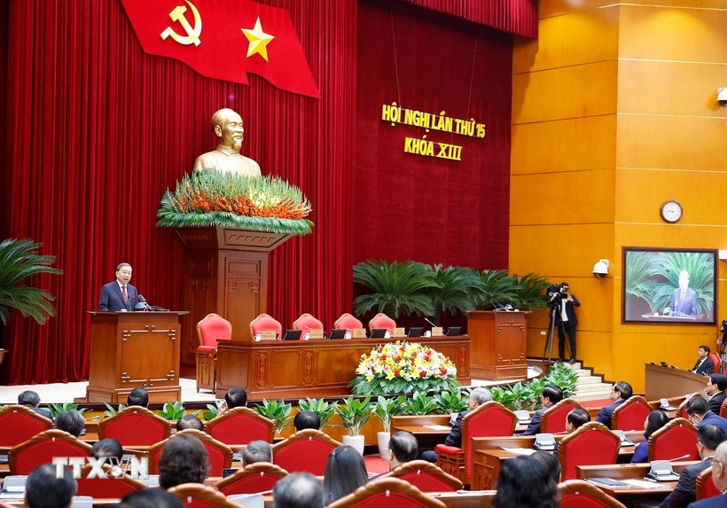 Ngày làm việc thứ hai và bế mạc Hội nghị Trung ương 15 khóa XIII