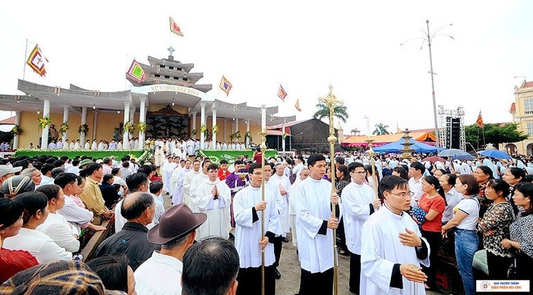 Đồng bào Công giáo chung sức phát triển quê hương