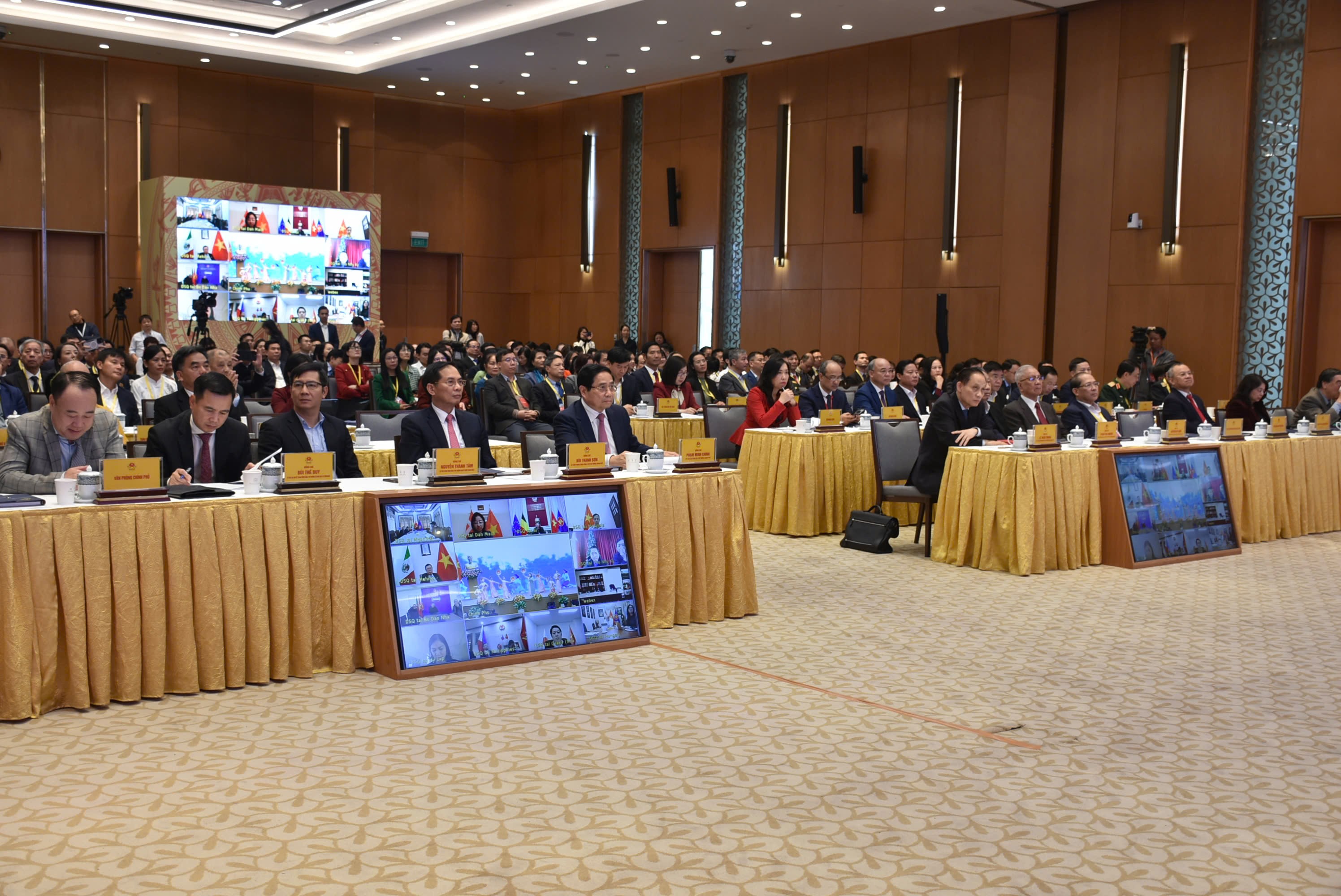 Thúc đẩy “3 đột phá” trong công tác đối với người Việt Nam ở nước ngoài Thúc đẩy “3 đột phá” trong công tác đối với người Việt Nam ở nước ngoài