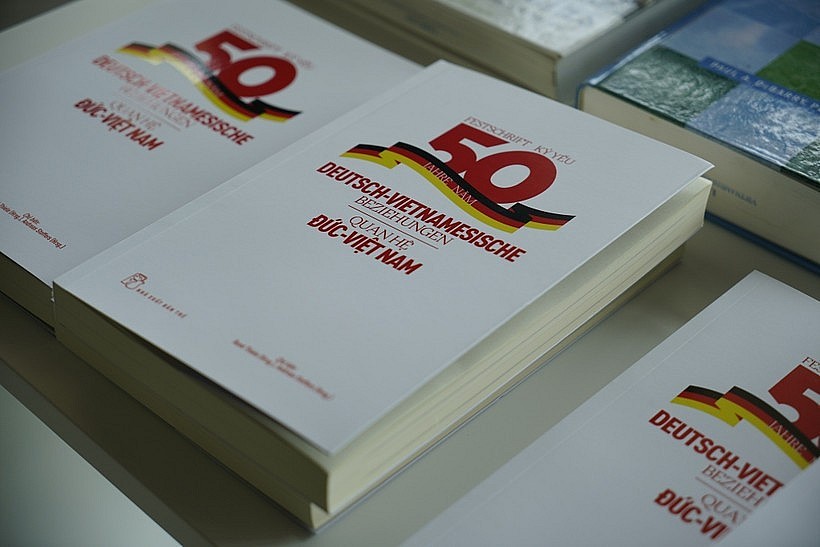 The book “50 Years of Germany – Vietnam Relations: Partners in the Past, Present and Future” (Source: the Vietnamese – German University) The book “50 Years of Germany – Vietnam Relations: Partners in the Past, Present and Future” (Source: the Vietnamese – German University)