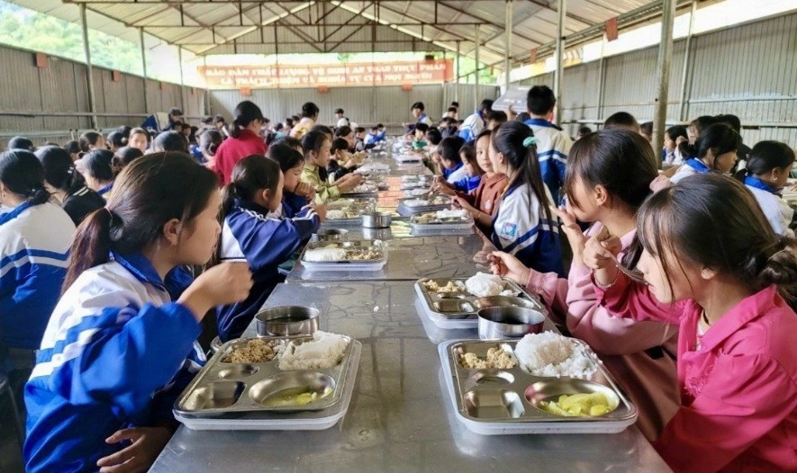 Học sinh tiểu học, THCS tại các xã biên giới đất liền được hỗ trợ tiền ăn trưa 450.000 đồng/tháng. (Ảnh minh họa: KT) Học sinh tiểu học, THCS tại các xã biên giới đất liền được hỗ trợ tiền ăn trưa 450.000 đồng/tháng. (Ảnh minh họa: KT)