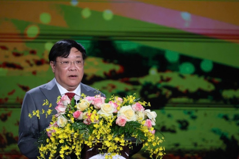 Sắc hoa ngày mới, khẳng định tầm vóc “thủ phủ hoa” miền Tây Sắc hoa ngày mới, khẳng định tầm vóc “thủ phủ hoa” miền Tây