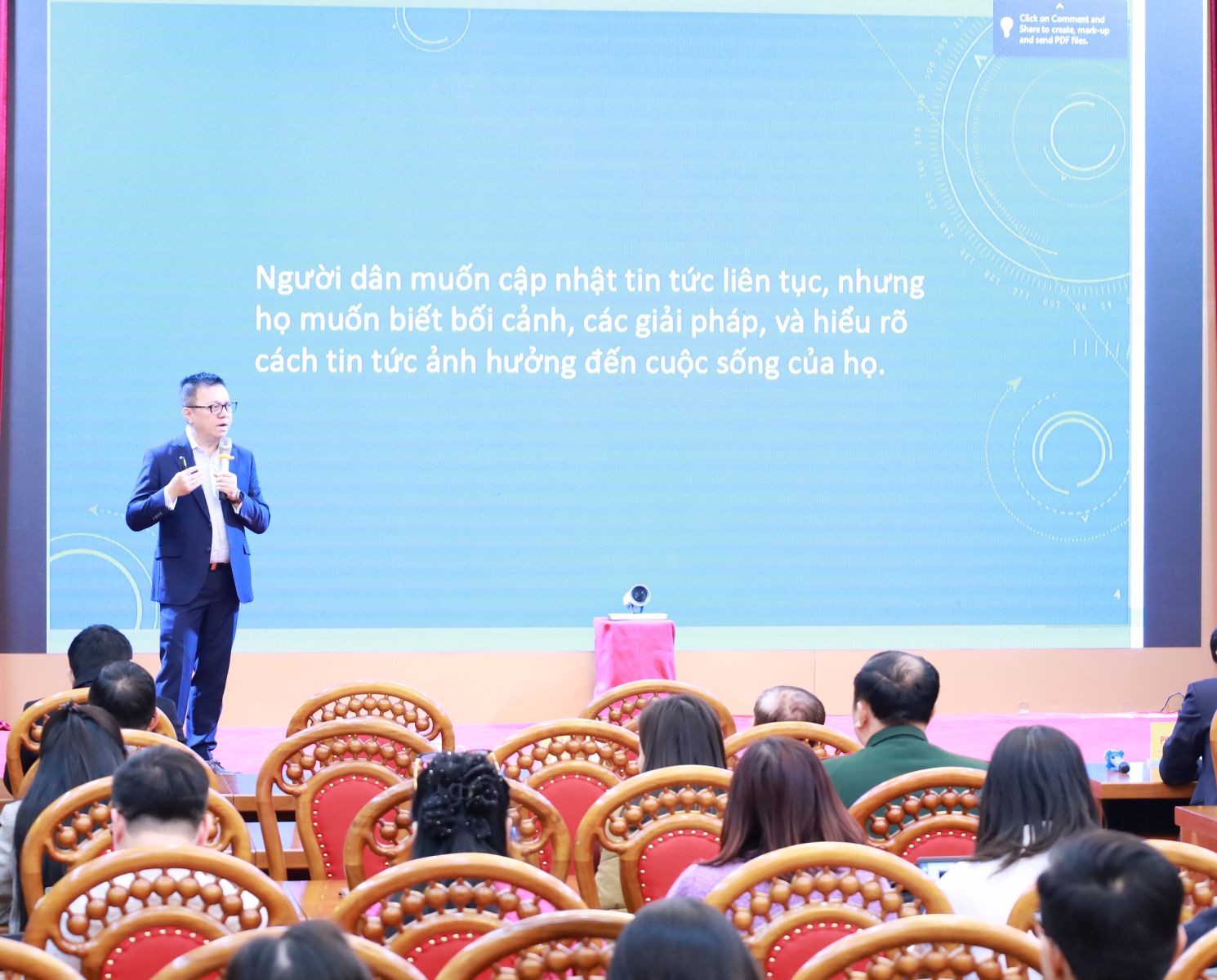 Lê Quốc Minh, Ủy viên Trung ương Đảng, Chủ tịch Hội Nhà báo Việt Nam, Tổng Biên tập Báo Nhân Dân báo cáo chuyên đề tại Hội nghị. Lê Quốc Minh, Ủy viên Trung ương Đảng, Chủ tịch Hội Nhà báo Việt Nam, Tổng Biên tập Báo Nhân Dân báo cáo chuyên đề tại Hội nghị.