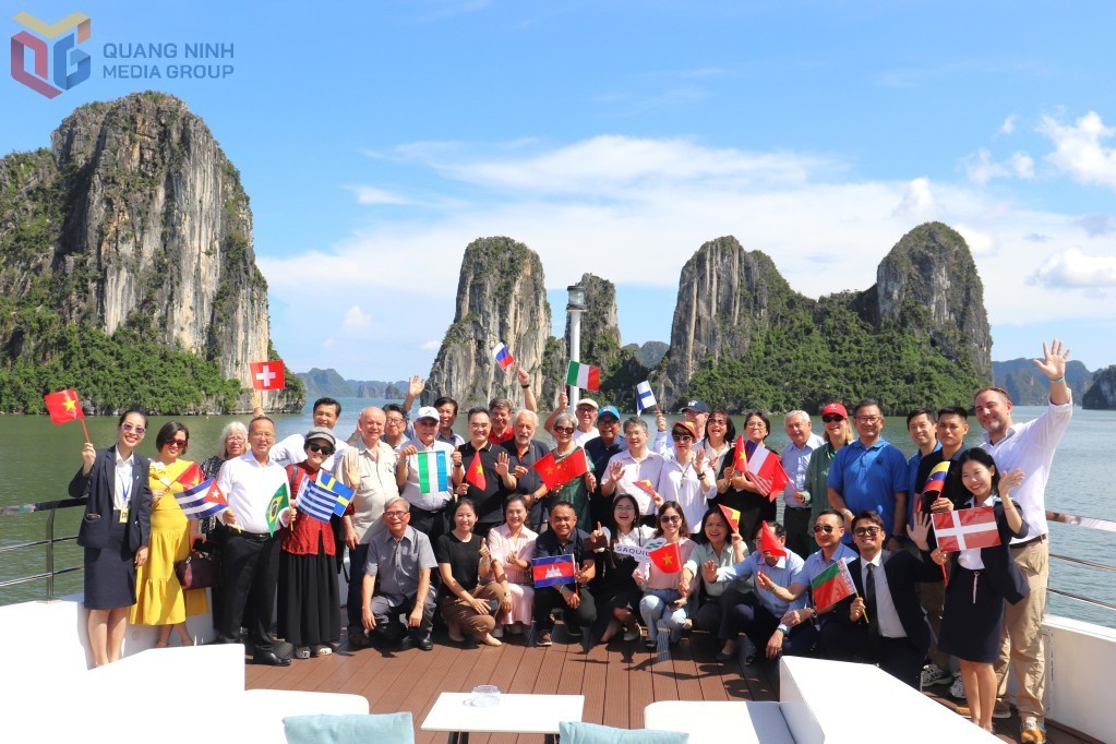 Renewing Viet Nam-Finland Friendship through Youth and Creativity Renewing Viet Nam-Finland Friendship through Youth and Creativity