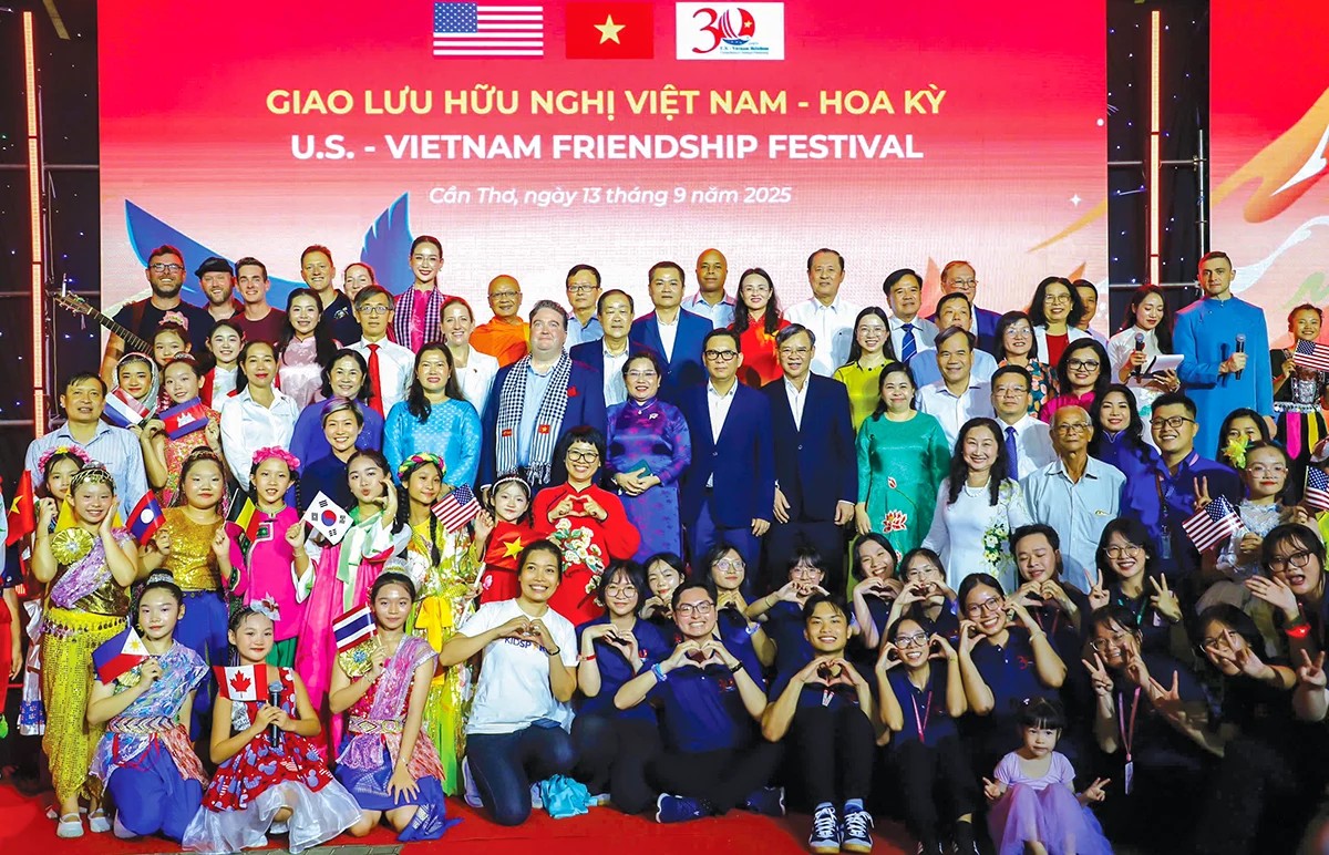 Xây dựng các sự kiện giao lưu văn hóa quốc tế mang thương hiệu Cần Thơ Xây dựng các sự kiện giao lưu văn hóa quốc tế mang thương hiệu Cần Thơ