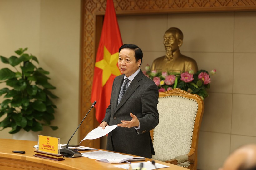 Phó Thủ tướng Trần Hồng Hà phát biểu chỉ đạo tại cuộc họp. (Ảnh: TTXVN)