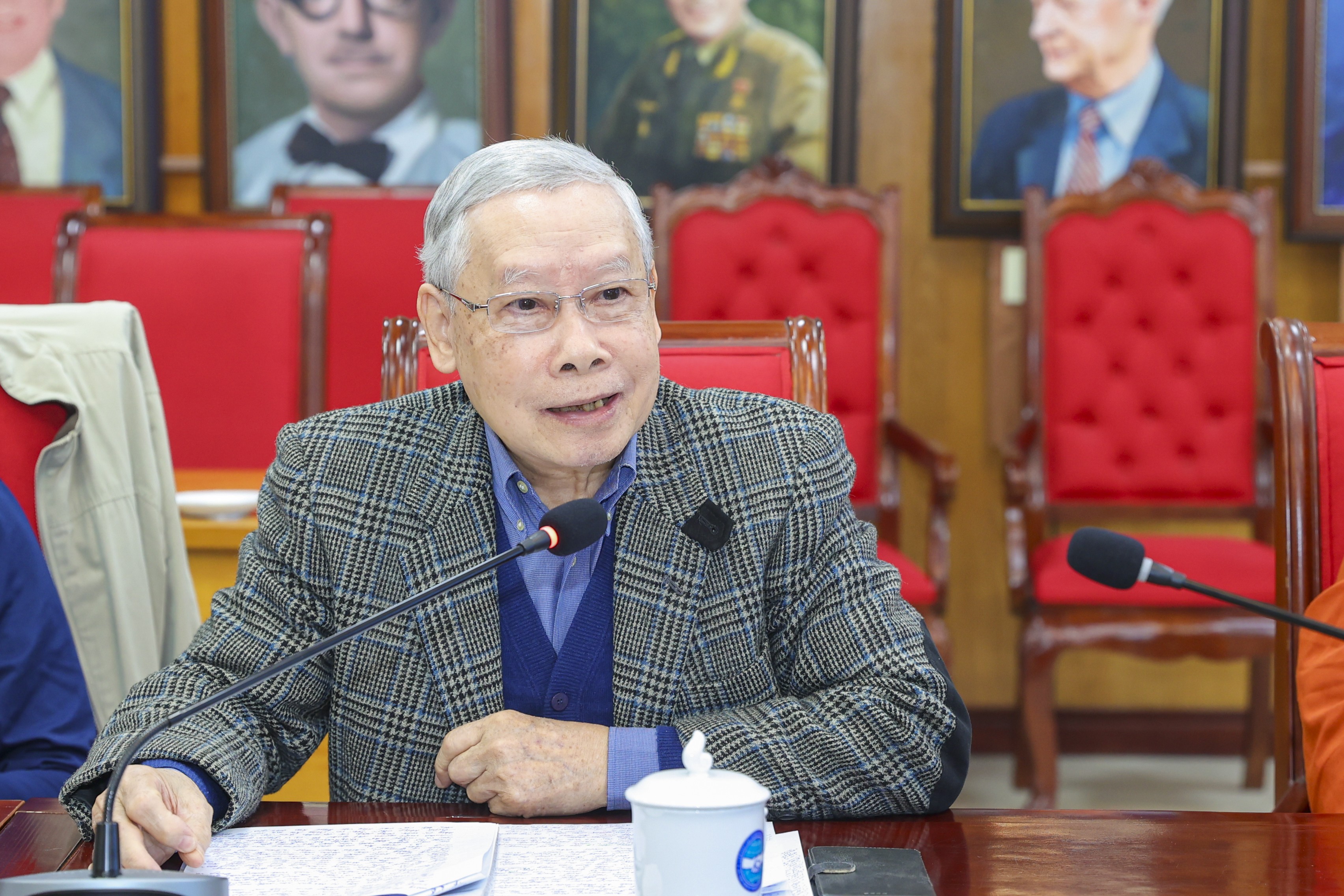 Ông Nguyễn Đăng Quang, nguyên Vụ trưởng Vụ Đông Bắc Á, Bộ Ngoại giao, nguyên Đại sứ Việt Nam tại In-đô-nê-xi-a