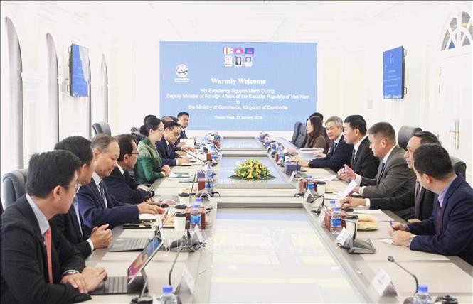 Đoàn công tác Bộ Ngoại giao Việt Nam và Bộ Thương mại Campuchia, ngày 13/1/2026. Ảnh: Đoàn công tác Bộ Ngoại giao Việt Nam và Bộ Thương mại Campuchia, ngày 13/1/2026. Ảnh: