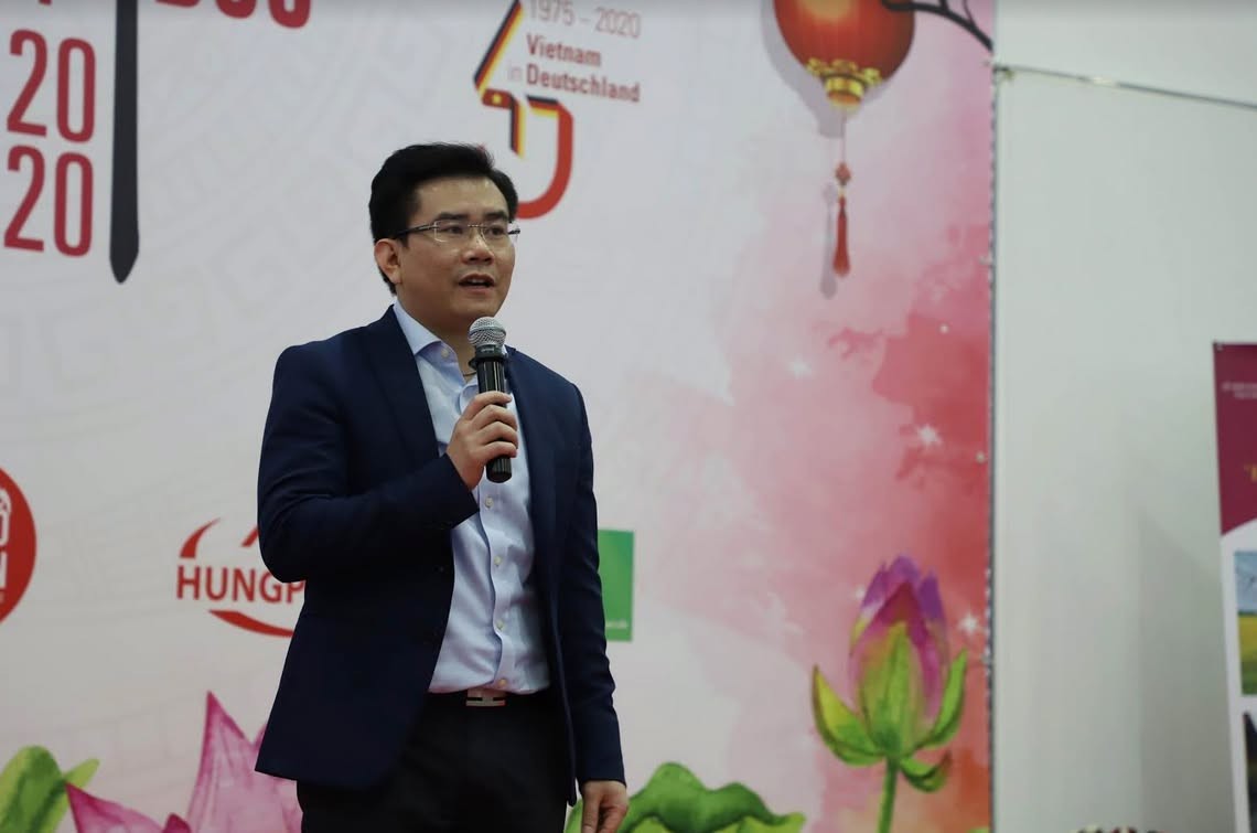 Phát huy hơn nữa vai trò của hơn 6 triệu người Việt Nam ở nước ngoài Phát huy hơn nữa vai trò của hơn 6 triệu người Việt Nam ở nước ngoài