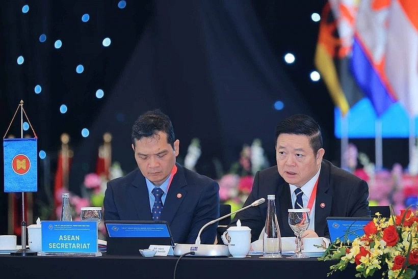 ASEAN Secretary General Kao Kim Hourn (right) (Photo: VNA) ASEAN Secretary General Kao Kim Hourn (right) (Photo: VNA)