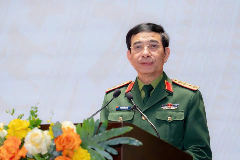 Ảnh: Đại tướng Phan Văn Giang – Ủy viên Bộ Chính trị, Phó Bí thư Quân ủy Trung ương, Bộ trưởng Bộ Quốc phòng phát biểu chỉ đạo Hội nghị
