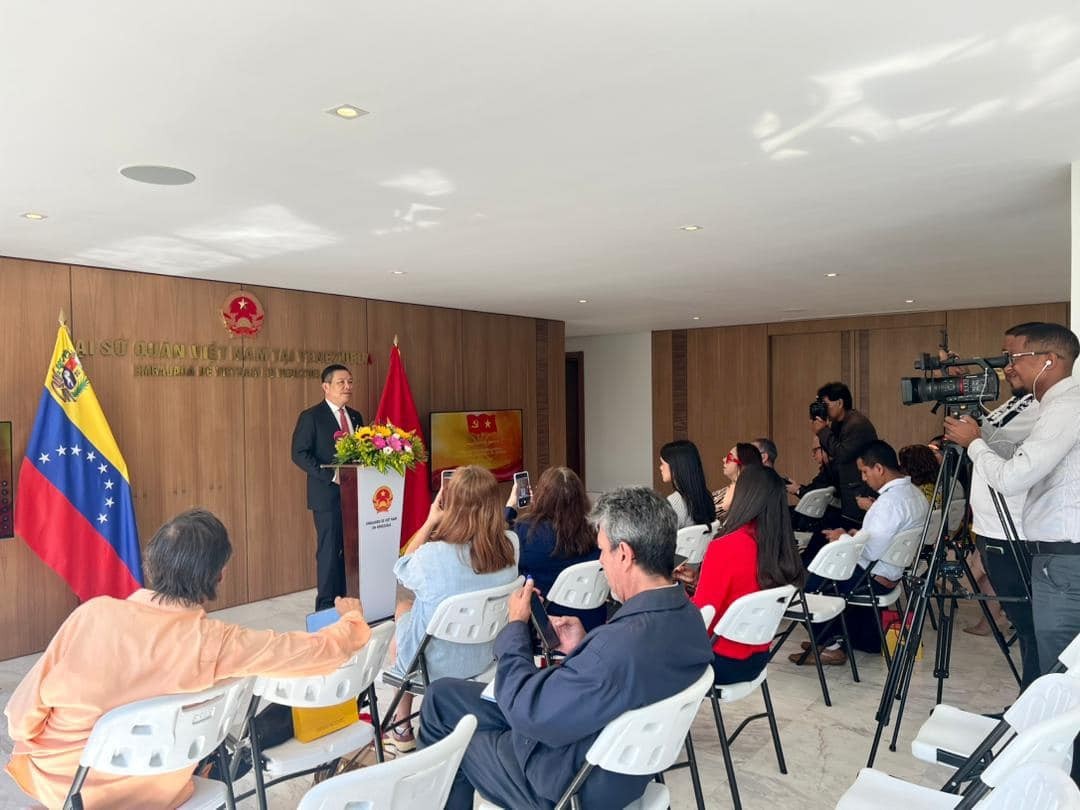 Proactive Initiatives to Amplify the 14th National Congress of the Communist Party of Vietnam to International Friends Proactive Initiatives to Amplify the 14th National Congress of the Communist Party of Vietnam to International Friends