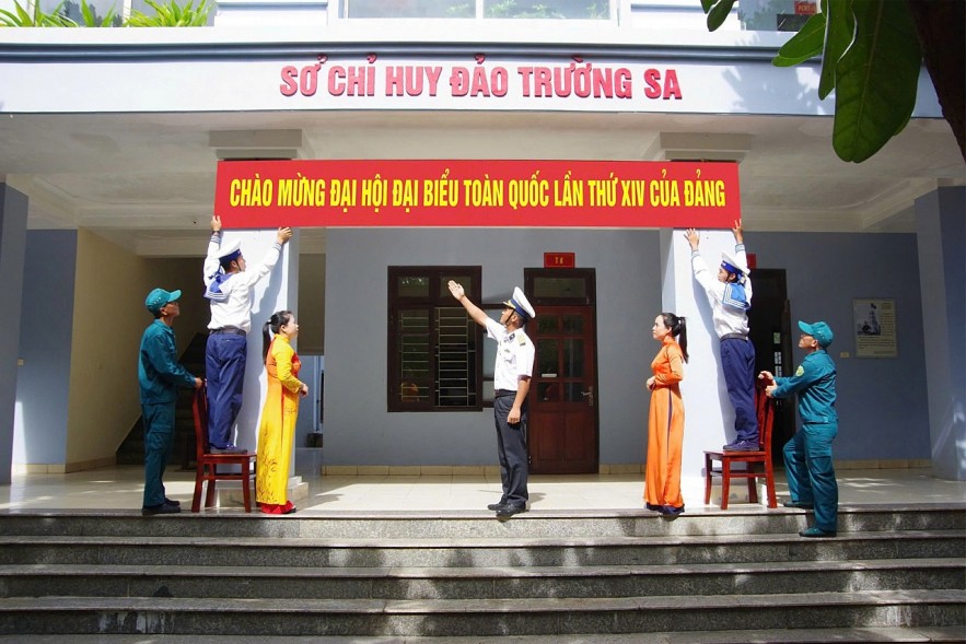 Truong Sa Soldiers and People Stand Resolute, Looking Ahead to the 14th National Party Congress Truong Sa Soldiers and People Stand Resolute, Looking Ahead to the 14th National Party Congress