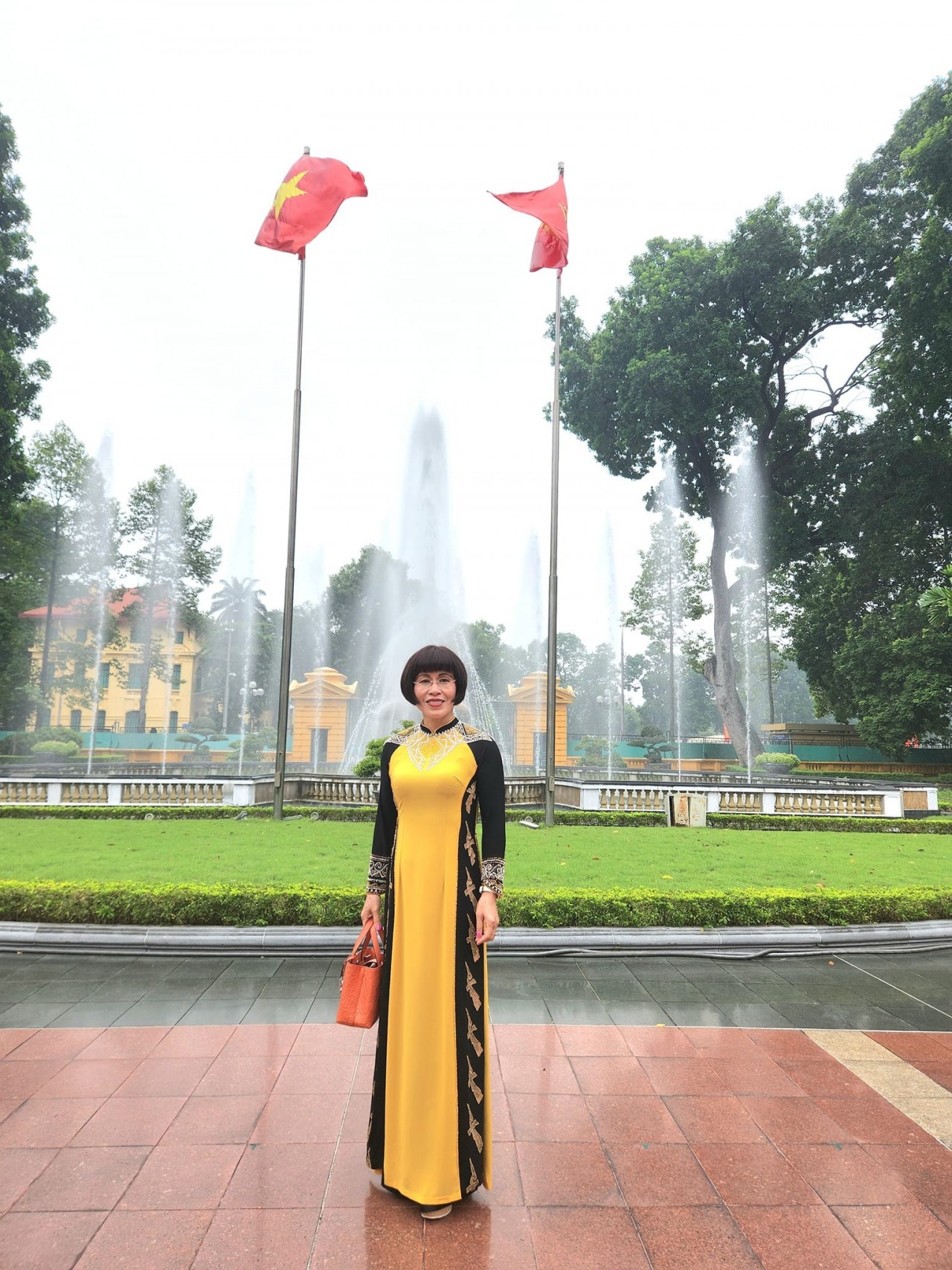 Creating Favorable Conditions to Mobilize Resources from Businesses and Overseas Vietnamese Community Creating Favorable Conditions to Mobilize Resources from Businesses and Overseas Vietnamese Community