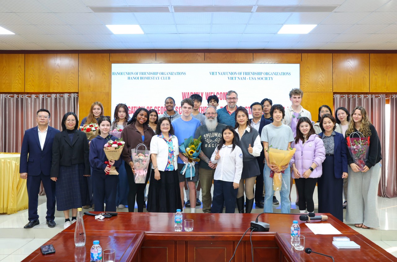 American Students Engage in Cultural and Historical Exchange in Vietnam American Students Engage in Cultural and Historical Exchange in Vietnam