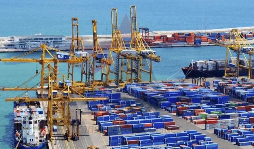 Bilateral trade between Vietnam and Singapor grows year on year in every month of 2025 compared with 2024 (Ilustrative photo)