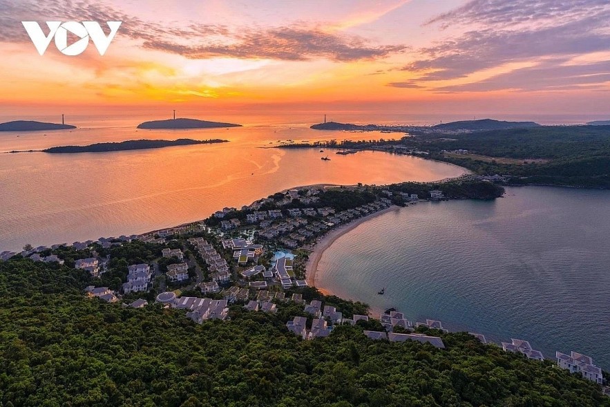 Phu Quoc draws visitors with golden sunshine and turquoise seas Phu Quoc draws visitors with golden sunshine and turquoise seas