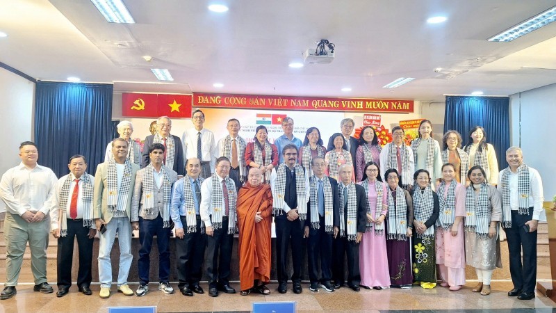 Delegates at the commemorative ceremony. (Photo: Viet Nam-India Friendship Association of Ho Chi Minh City) Delegates at the commemorative ceremony. (Photo: Viet Nam-India Friendship Association of Ho Chi Minh City)