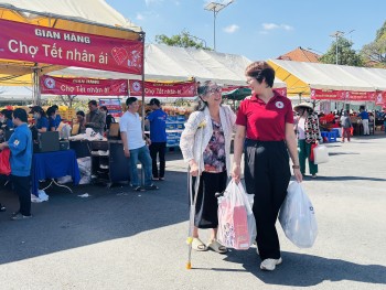 Tết vì đồng bào vùng lũ: Chăm lo Tết cho người dân Bắc Ninh, Khánh Hòa, Sơn La