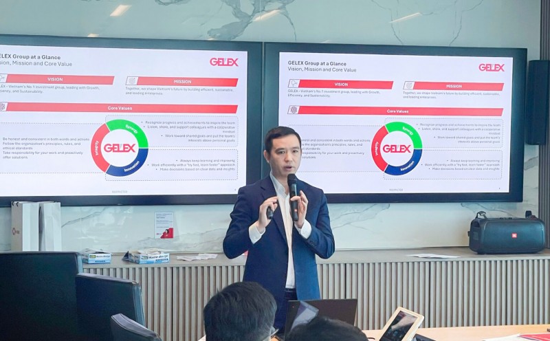Ông Bùi Đăng Khoa – Giám đốc Ban Tài chính Kế toán của Tập đoàn GELEX chia sẻ tại buổi Roadshow tại Singapore tháng 12/2025.