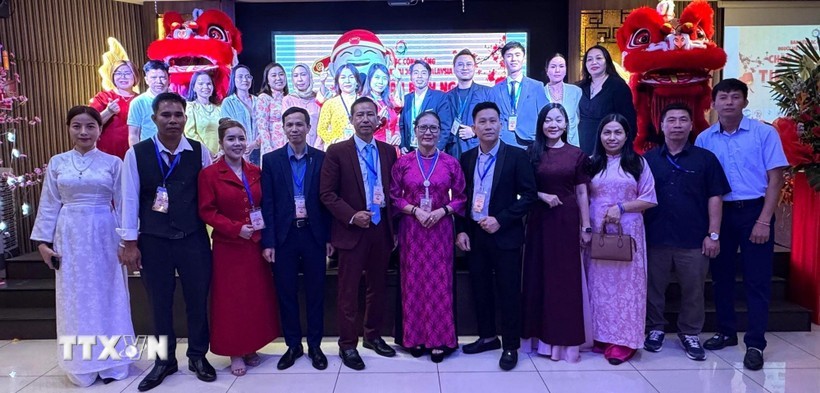The Liaison Committee of the Vietnamese Community in Johor, together with representatives of the Vietnamese Embassy and the Malaysia–Vietnam Friendship Association, attended the event. (Photo: TTXVN)