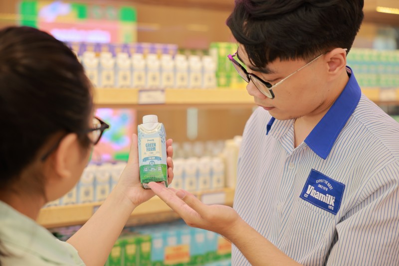 Vinamilk tiên phong ra nhiều sản phẩm tạo xu hướng tiêu dùng như dòng sữa có đạm A2, mới nhất là sữa công thức pha sẵn Optimum A2 Pro. Ảnh: Vi Nam Vinamilk tiên phong ra nhiều sản phẩm tạo xu hướng tiêu dùng như dòng sữa có đạm A2, mới nhất là sữa công thức pha sẵn Optimum A2 Pro. Ảnh: Vi Nam