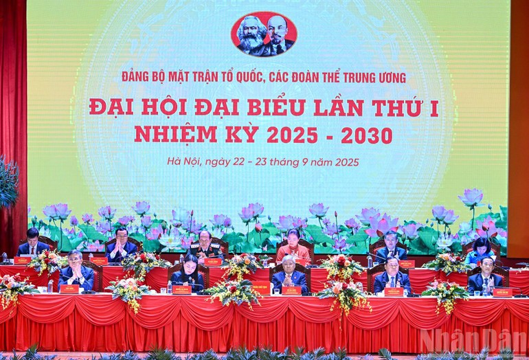 Đoàn Chủ tịch Đại hội đại biểu Đảng bộ Mặt trận Tổ quốc, các đoàn thể Trung ương lần thứ nhất, nhiệm kỳ 2025-2030. Đoàn Chủ tịch Đại hội đại biểu Đảng bộ Mặt trận Tổ quốc, các đoàn thể Trung ương lần thứ nhất, nhiệm kỳ 2025-2030.