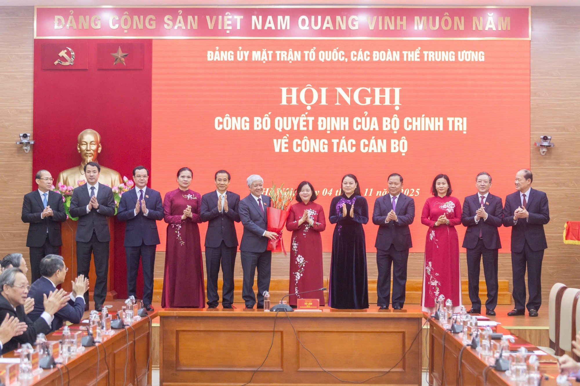 TS.Nguyễn Minh Chung: Đảng bộ MTTQ, các đoàn thể Trung ương sẽ trở thành trụ cột vững chắc của hệ thống chính trị TS.Nguyễn Minh Chung: Đảng bộ MTTQ, các đoàn thể Trung ương sẽ trở thành trụ cột vững chắc của hệ thống chính trị