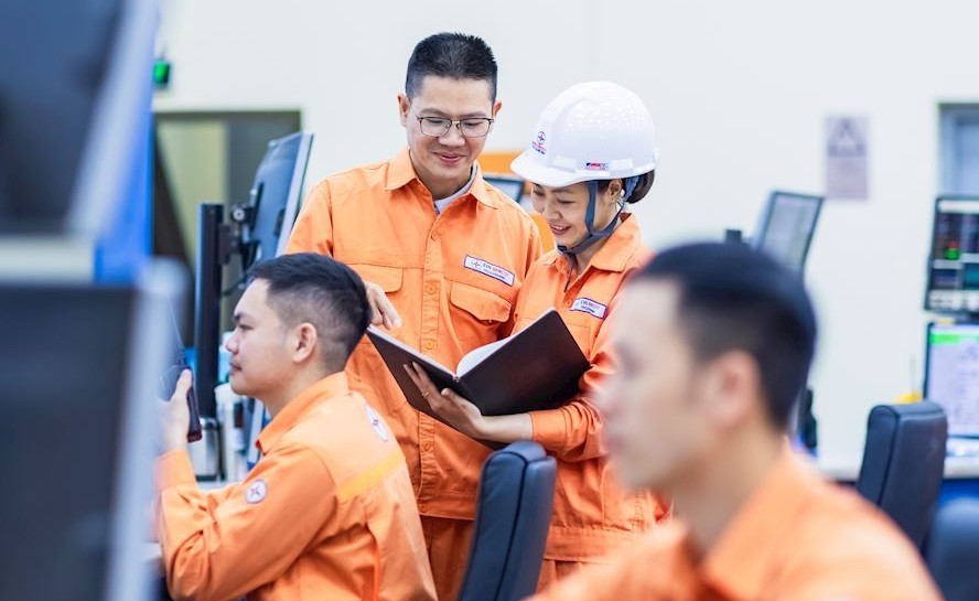 Lực lượng vận hành tại nhà máy điện EVNGENCO1 chủ động theo dõi, giám sát thiết bị, sẵn sàng cho nhiệm vụ bảo đảm điện dịp Tết Nguyên đán