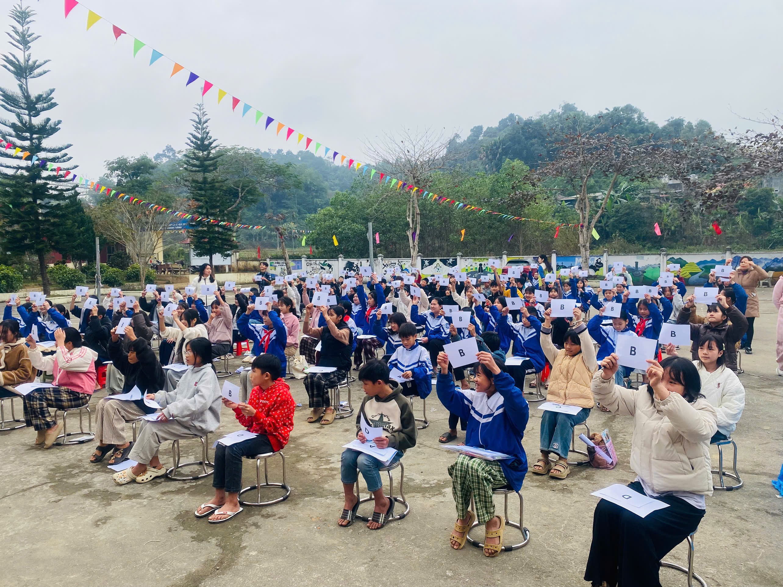 Giáo dục về môi trường cho hơn 400 học sinh ở Tuyên Quang
