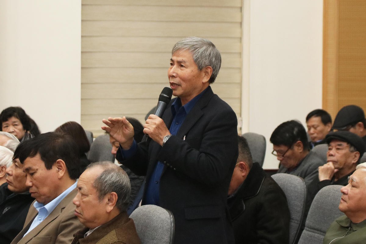 Chủ tịch Bùi Thị Minh Hoài dự Hội nghị lấy ý kiến cử tri nơi cư trú đối với người ứng cử đại biểu Quốc hội Chủ tịch Bùi Thị Minh Hoài dự Hội nghị lấy ý kiến cử tri nơi cư trú đối với người ứng cử đại biểu Quốc hội