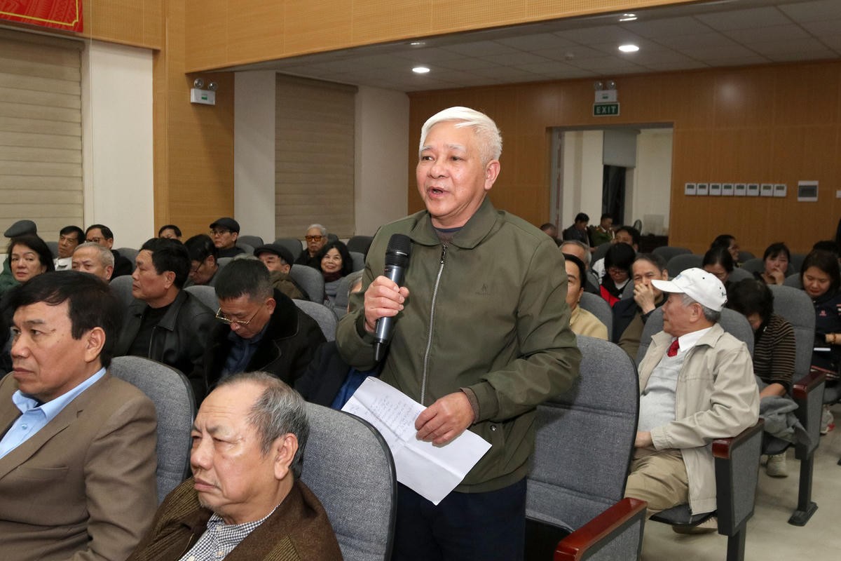 Chủ tịch Bùi Thị Minh Hoài dự Hội nghị lấy ý kiến cử tri nơi cư trú đối với người ứng cử đại biểu Quốc hội Chủ tịch Bùi Thị Minh Hoài dự Hội nghị lấy ý kiến cử tri nơi cư trú đối với người ứng cử đại biểu Quốc hội