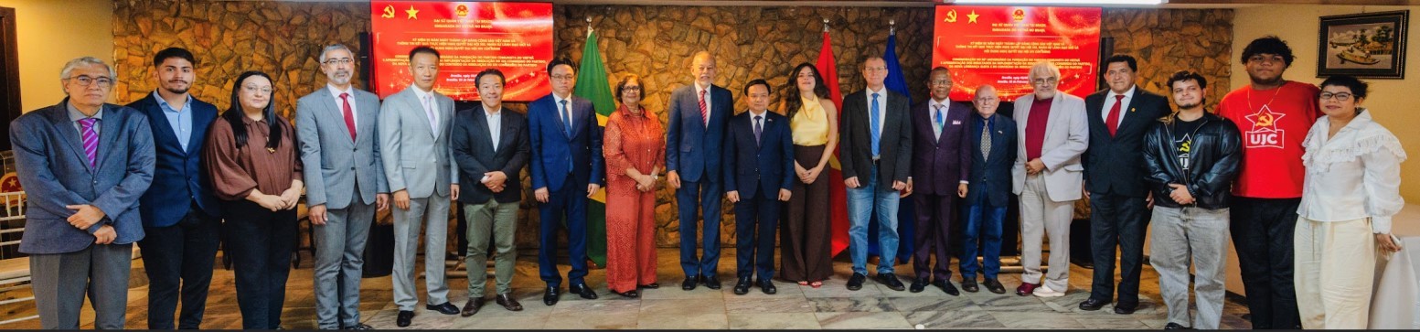 Chính khách, học giả Brazil tôn vinh vai trò lịch sử của Đảng Cộng sản Việt Nam Chính khách, học giả Brazil tôn vinh vai trò lịch sử của Đảng Cộng sản Việt Nam