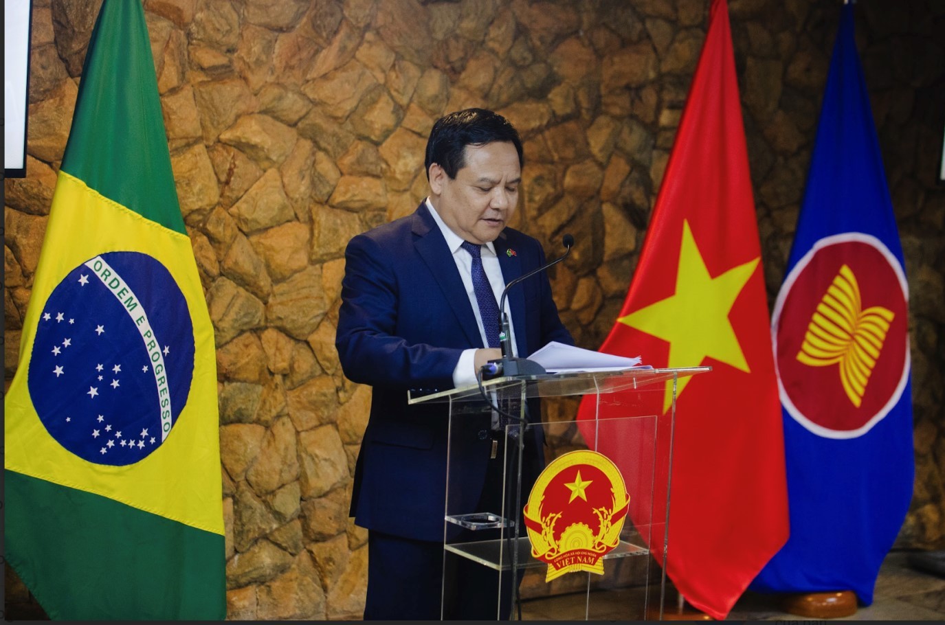 Chính khách, học giả Brazil tôn vinh vai trò lịch sử của Đảng Cộng sản Việt Nam Chính khách, học giả Brazil tôn vinh vai trò lịch sử của Đảng Cộng sản Việt Nam