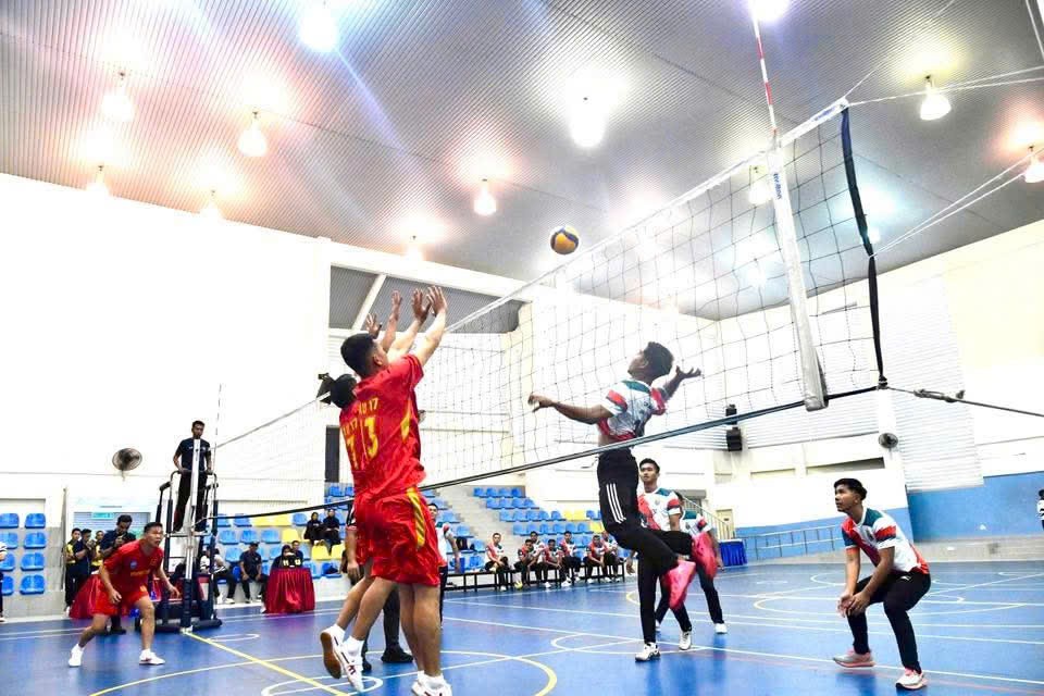 Tàu 17 giao lưu hữu nghị với sĩ quan, thủy thủ Malaysia Tàu 17 giao lưu hữu nghị với sĩ quan, thủy thủ Malaysia