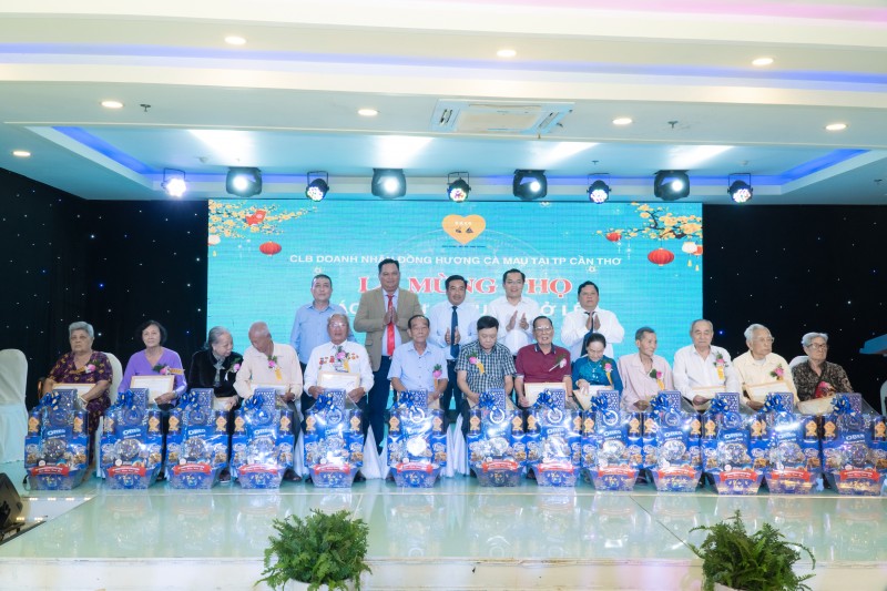 Lan tỏa nghĩa tình, chung tay xây dựng quê hương Lan tỏa nghĩa tình, chung tay xây dựng quê hương