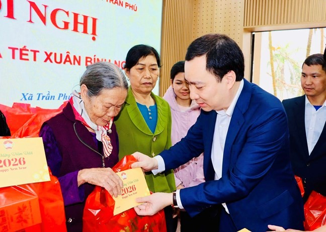 Hải Phòng: Tết sẻ chia đến với các gia đình khó khăn ở xã Trần Phú Hải Phòng: Tết sẻ chia đến với các gia đình khó khăn ở xã Trần Phú