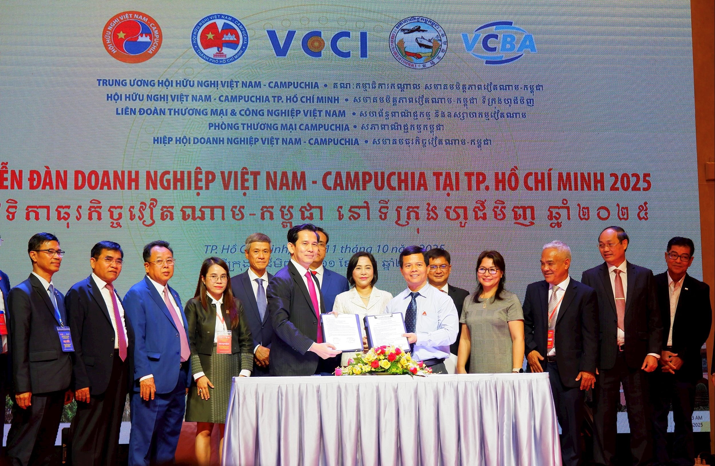 Ban Á - Phi: Làm sâu sắc nền tảng xã hội với các nước trong khu vực Ban Á - Phi: Làm sâu sắc nền tảng xã hội với các nước trong khu vực