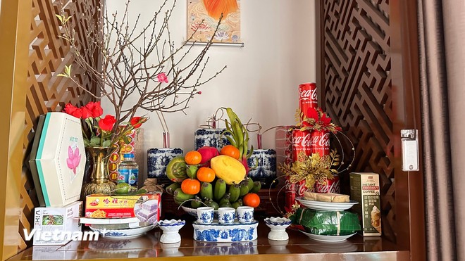 Vì sao chén nước dâng cúng luôn hiện diện trên bàn thờ gia tiên?
