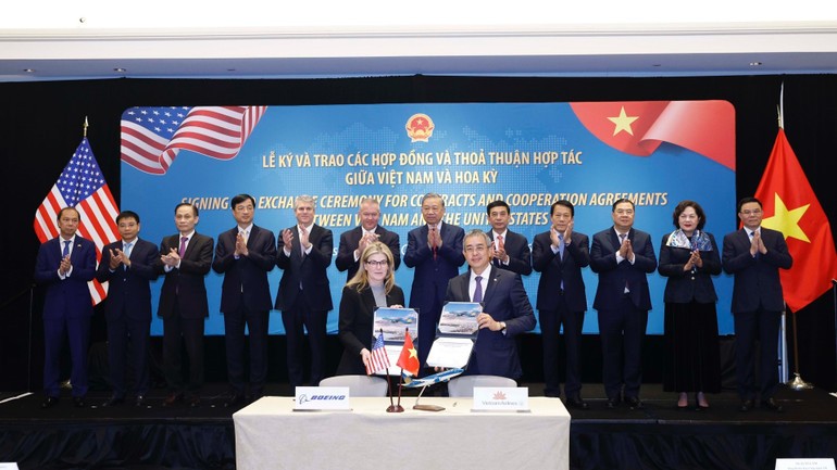 Tổng Bí thư Tô Lâm chứng kiến lễ ký các hợp đồng, thỏa thuận hợp tác của Việt Nam và Hoa Kỳ Tổng Bí thư Tô Lâm chứng kiến lễ ký các hợp đồng, thỏa thuận hợp tác của Việt Nam và Hoa Kỳ